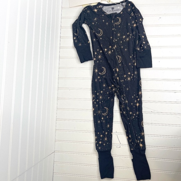 Bums and Roses Other - NWT Bums & Roses 3T Written in the Stars Nightgown